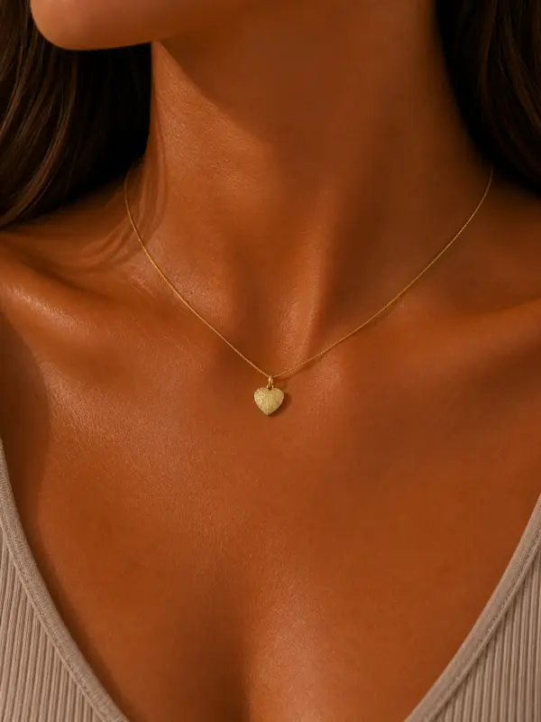 a4739009-acae-4ffa-adfe-90449dfe4cd6 Soldid Heart Necklace