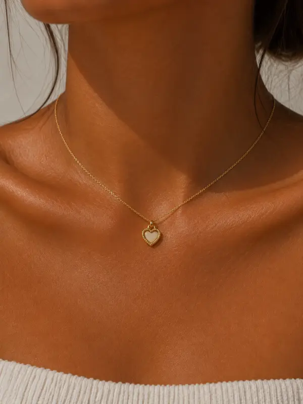 d6353587-409c-4574-a69a-82d11787c4ce Creme Heart Necklace