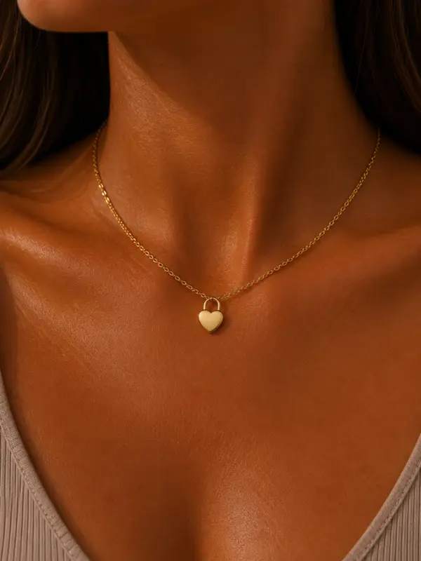 ed5f50be-45ed-4b1e-b066-a0f70880ffff Solid Heart Necklace