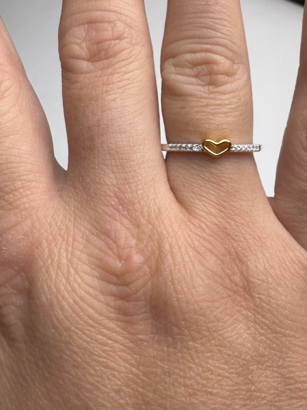 Anello con cuore cavo