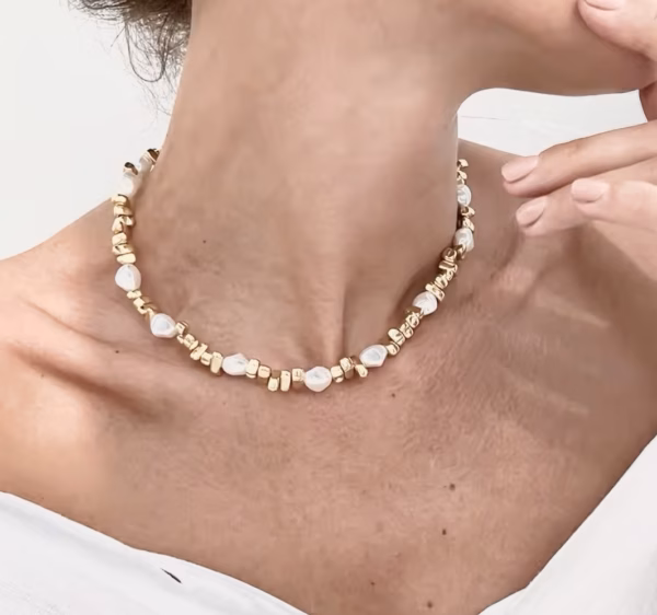 Classy Pearl Necklace