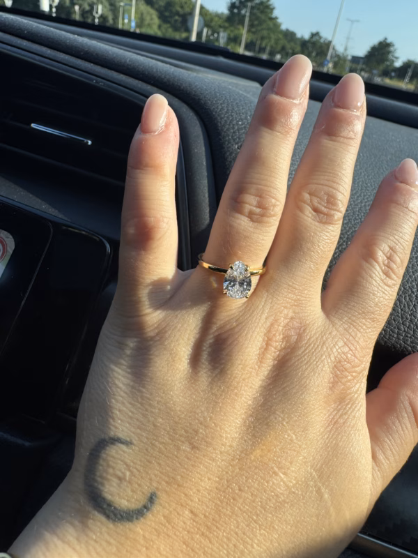 Drop Diamond Ring 2 Carat